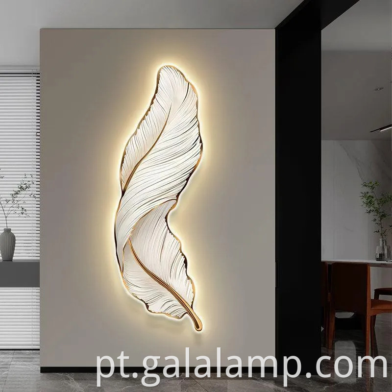 Armazenada moderna de parede LED com lâmpada elegante de design de penas